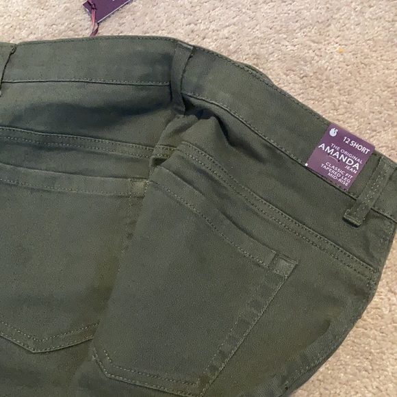 Olive green women’s brushed jean 12 short Gloria Vanderbilt -runs small - Picture 2 of 2
